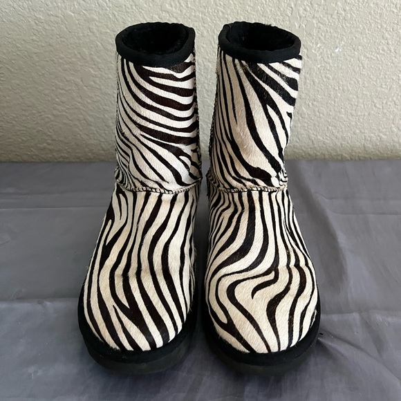 Ugg Exotic Classic Short Zebra Shearling Boots New 8 SOLD OUT 1019123 - Picture 9 of 11